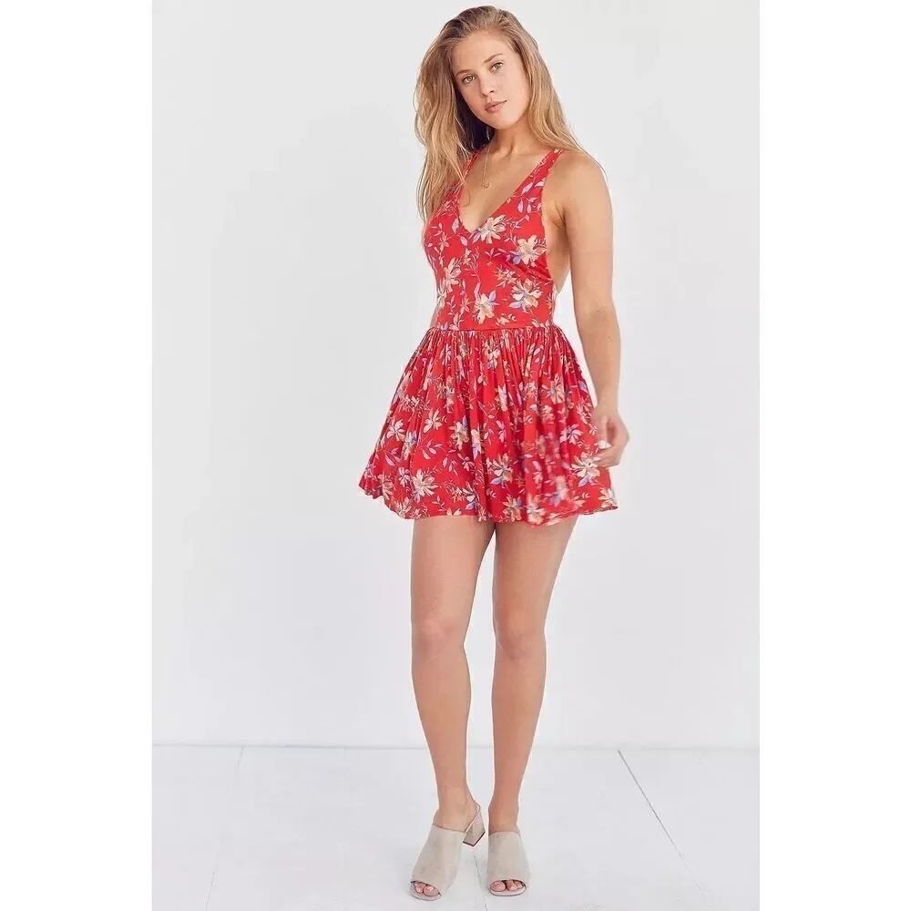Urban Outfitters Kimchi Blue Akela Red Floral Halter Playsuit dress size M